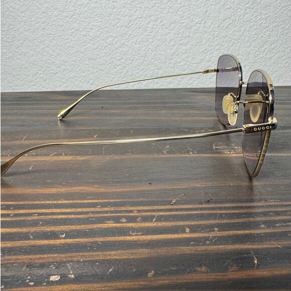 GUCCI Square Frame Gold/Grey Sunglasses with Charms, Bags - Picture 5 of 16